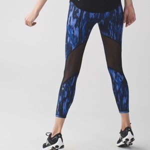 Lululemon All Meshed Up Tight, size 6